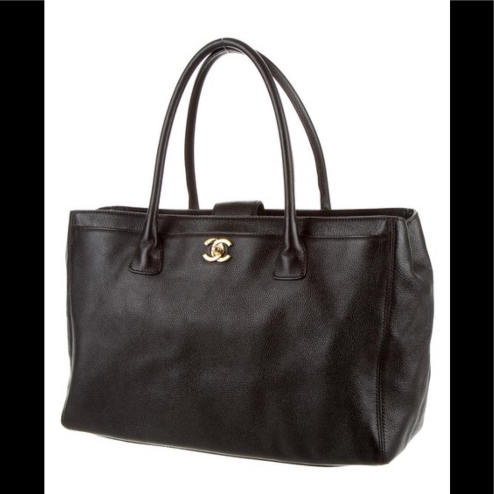 **RARE FIND**Chanel Cerf tote